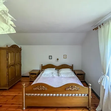 Gerendaház W Ogrodzie Dla Gosci