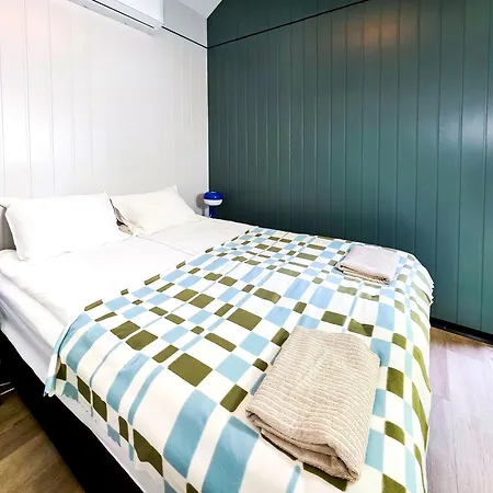 Gerendaház W Ogrodzie Dla Gosci