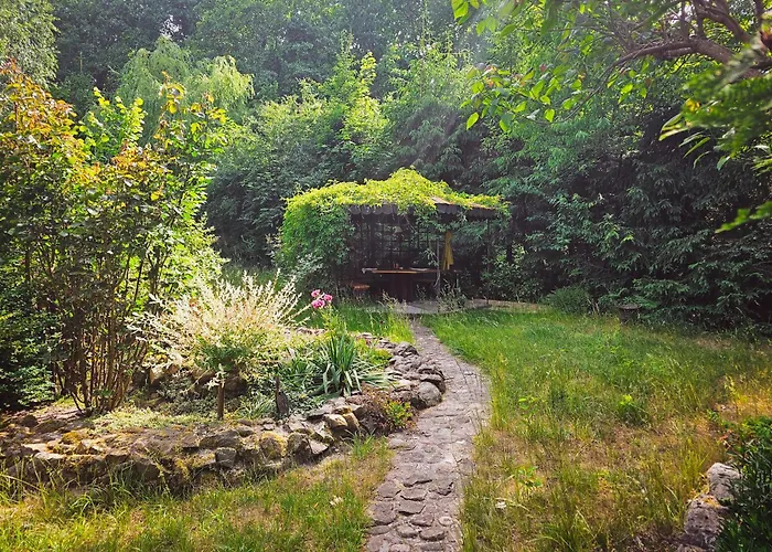 W Ogrodzie Dla Gosci Lodge