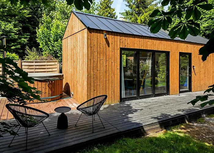 Lodge W Ogrodzie Dla Gosci Sasino